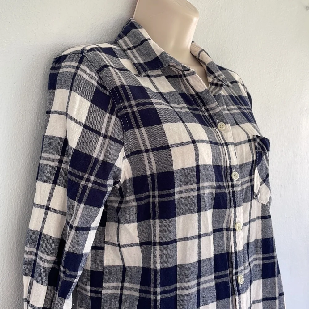 Old Navy blue white classic plaid flannel button down shirt size small - Picture 5 of 8